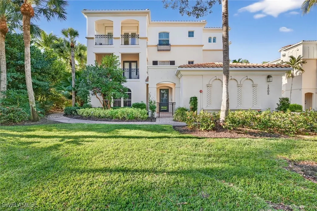 2805 Tiburon Boulevard E Naples FL 34109