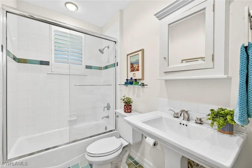2805 Tiburon Boulevard E Naples FL 34109
