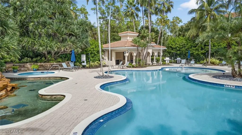 2805 Tiburon Boulevard E Naples FL 34109