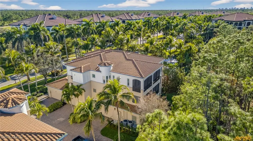 2805 Tiburon Boulevard E Naples FL 34109