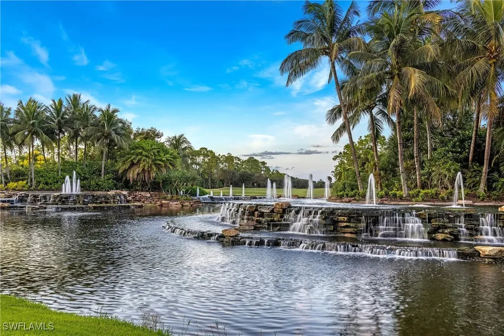 2805 Tiburon Boulevard E Naples FL 34109