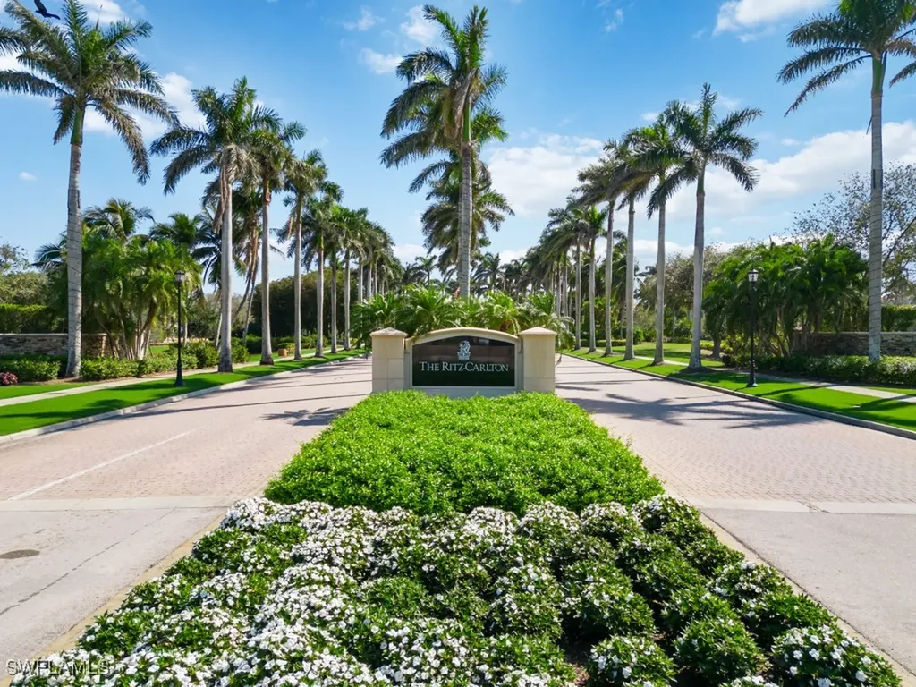 2805 Tiburon Boulevard E Naples FL 34109