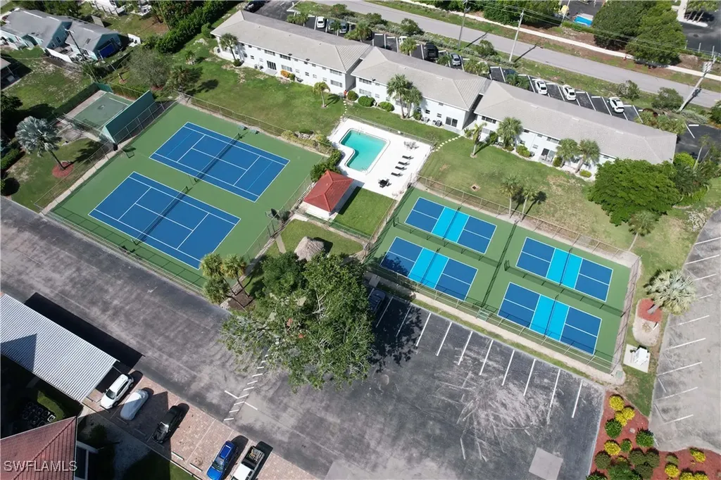 41 High Point Circle S Naples FL 34103
