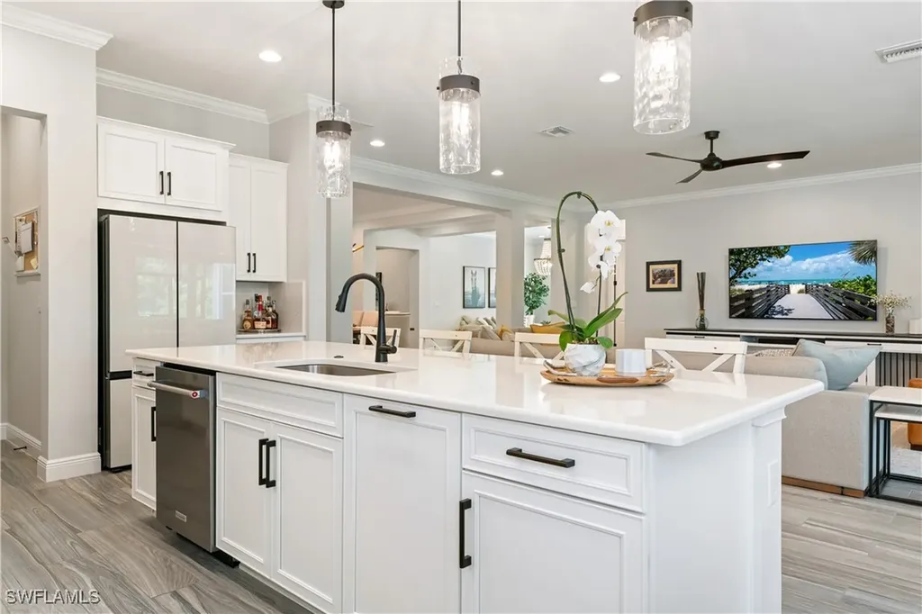 3725 Helmsman Drive Naples FL 34120