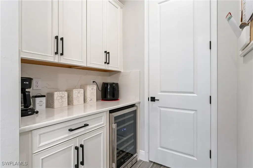 3725 Helmsman Drive Naples FL 34120