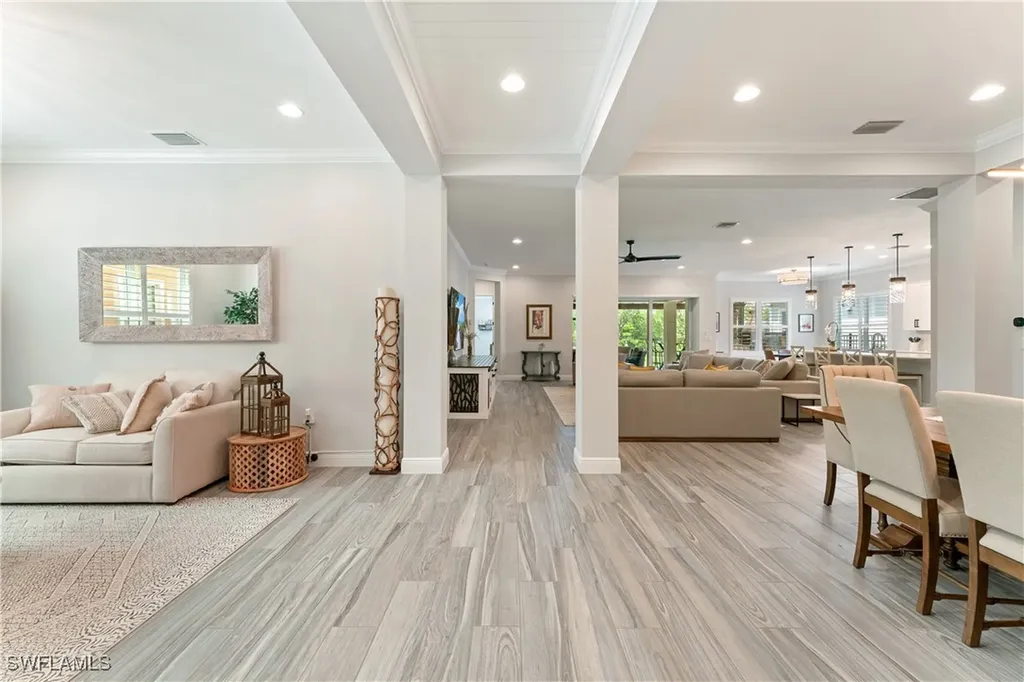 3725 Helmsman Drive Naples FL 34120