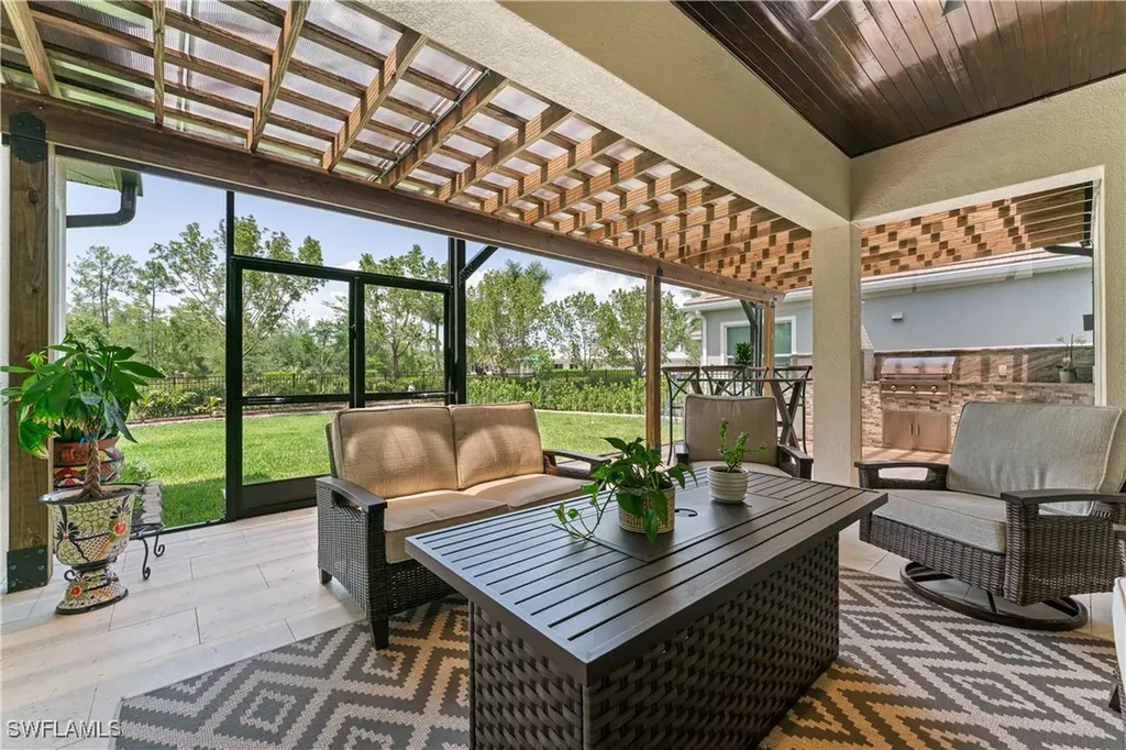 3725 Helmsman Drive Naples FL 34120