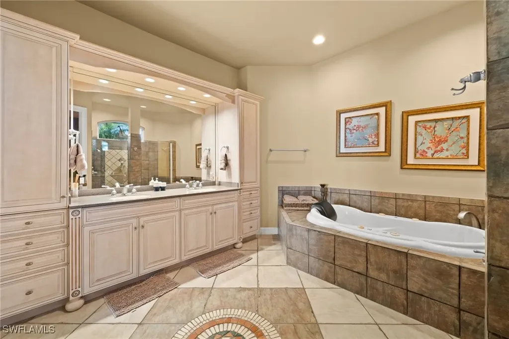 4009 Chiquita Boulevard S Cape Coral FL 33914