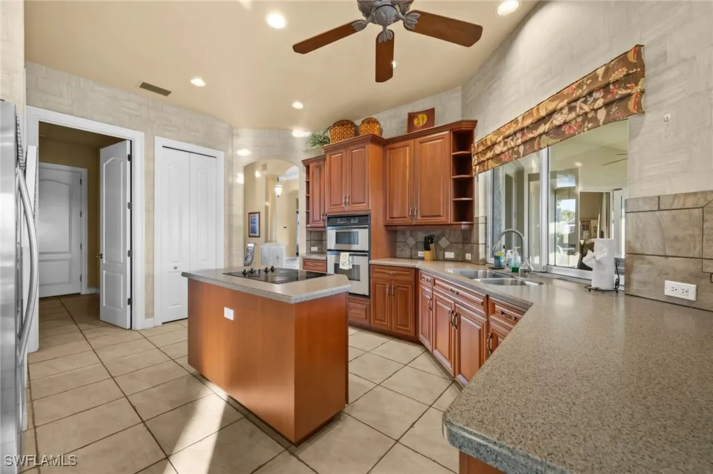 4009 Chiquita Boulevard S Cape Coral FL 33914