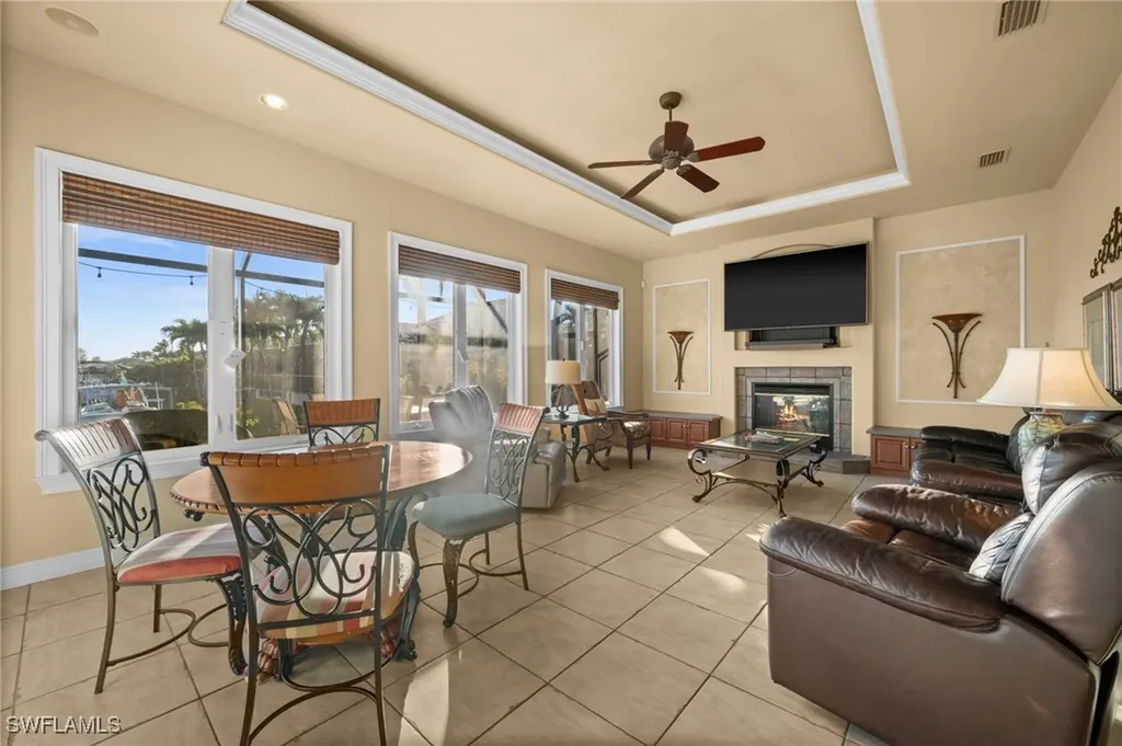 4009 Chiquita Boulevard S Cape Coral FL 33914