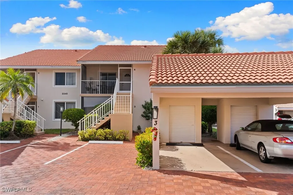 2245 Hidden Lake Drive Naples FL 34112