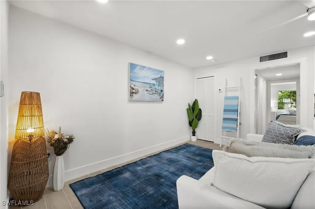 342 Harbour Drive Naples FL 34103