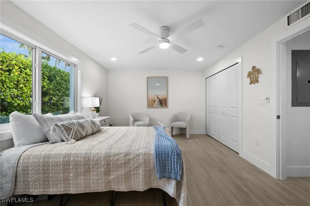 342 Harbour Drive Naples FL 34103