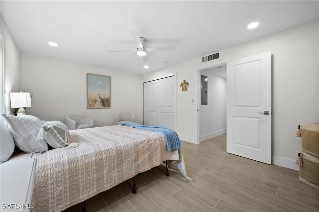 342 Harbour Drive Naples FL 34103