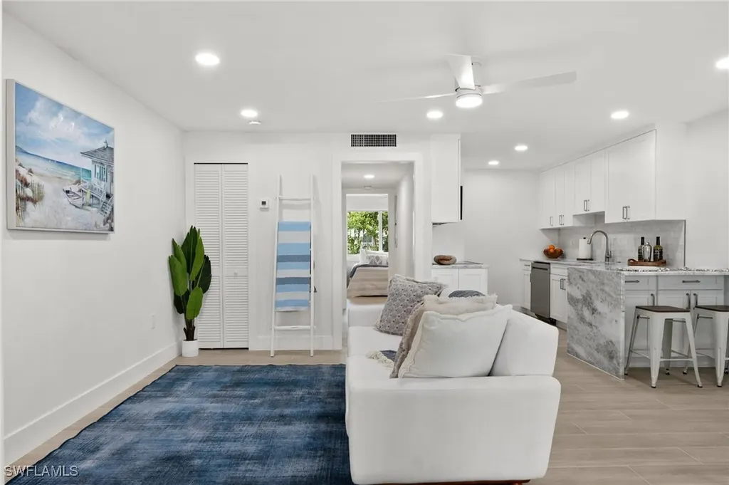 342 Harbour Drive Naples FL 34103