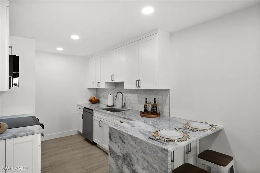 342 Harbour Drive Naples FL 34103