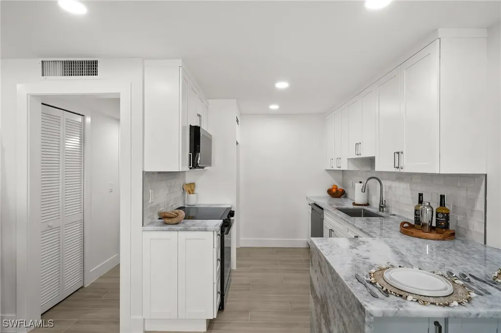 342 Harbour Drive Naples FL 34103