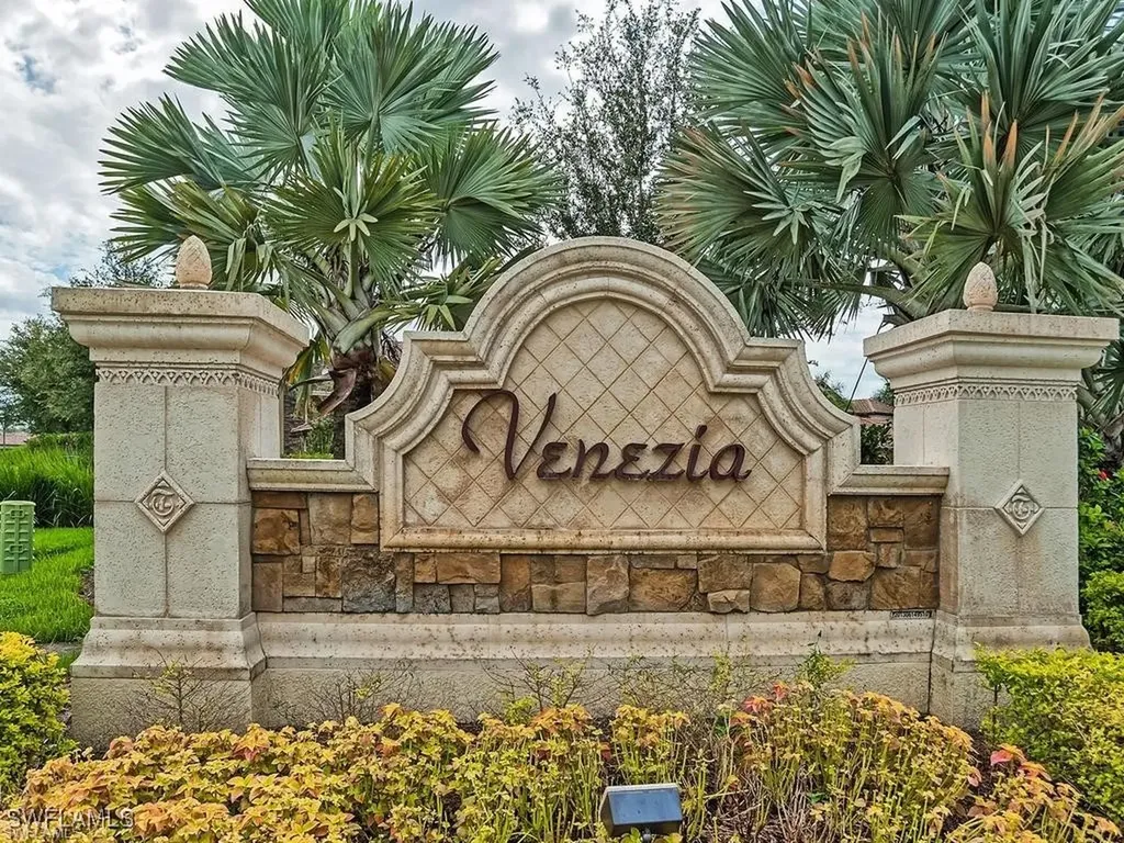 9832 Venezia Circle Naples FL 34113