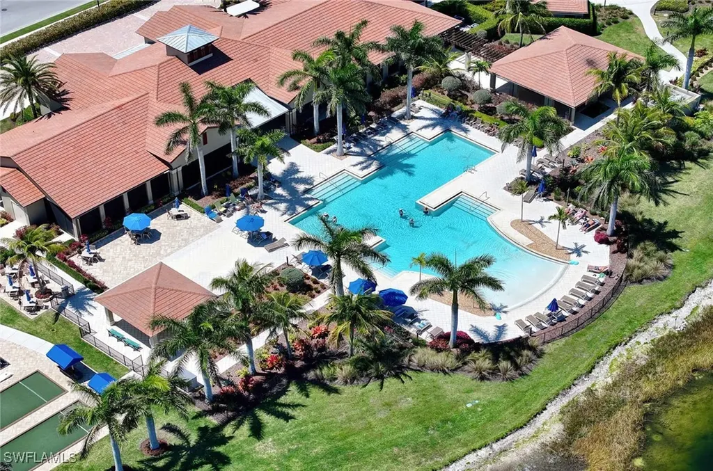 1608 Vizcaya Lane Naples FL 34113