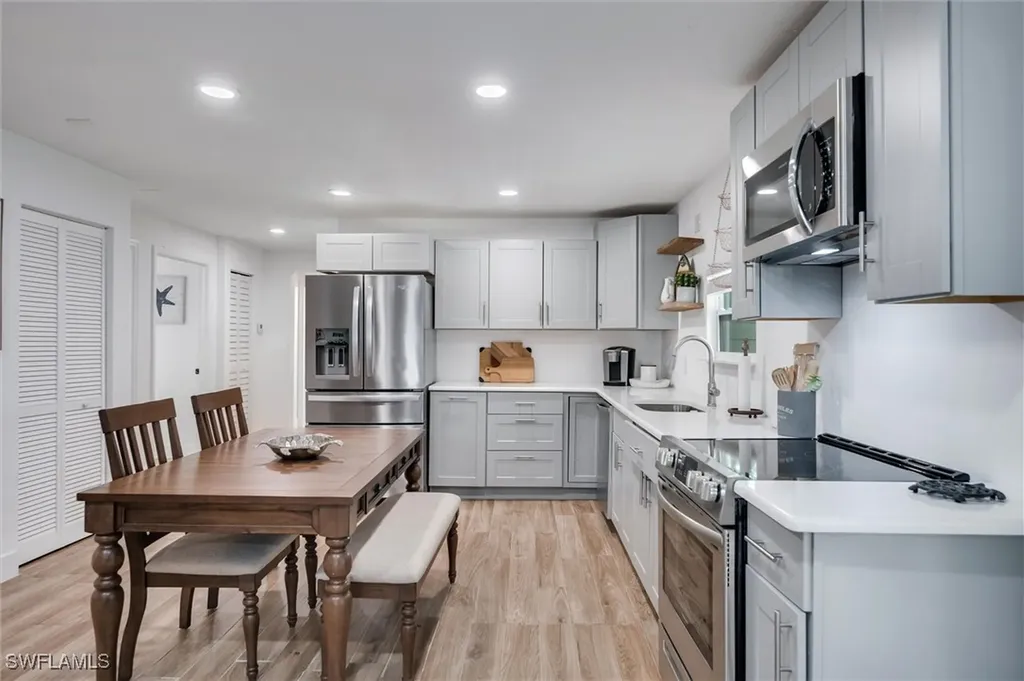 2432 Lake Avenue Naples FL 34112