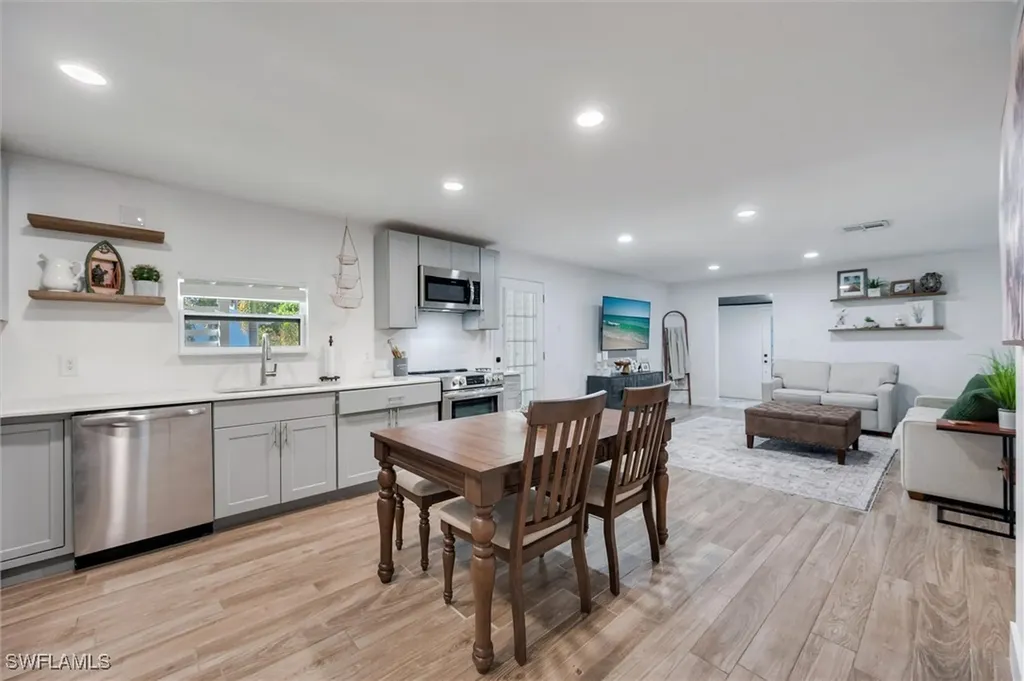 2432 Lake Avenue Naples FL 34112