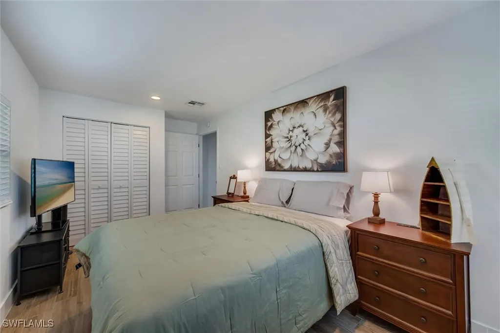 2432 Lake Avenue Naples FL 34112