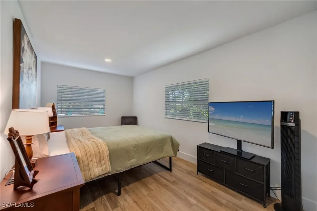 2432 Lake Avenue Naples FL 34112
