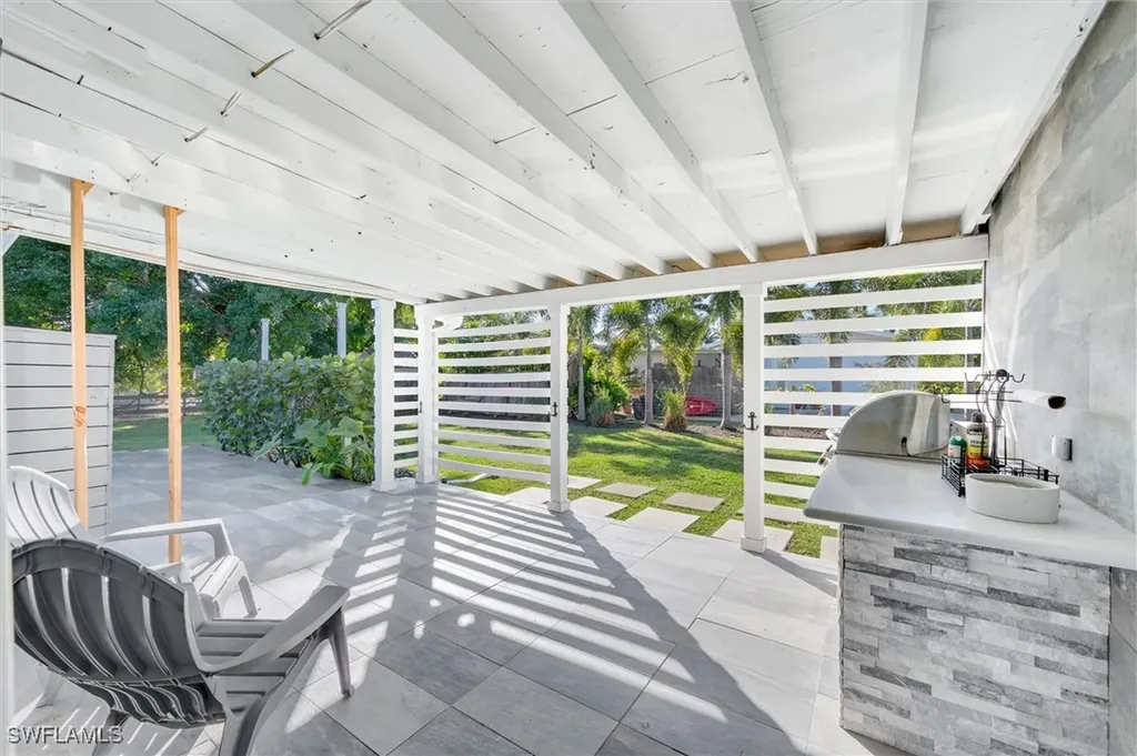 2432 Lake Avenue Naples FL 34112