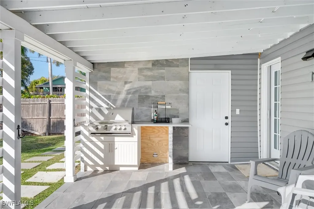 2432 Lake Avenue Naples FL 34112