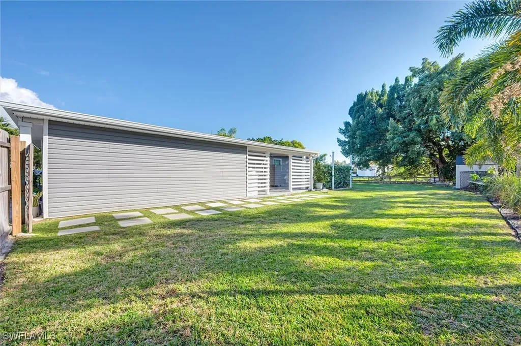 2432 Lake Avenue Naples FL 34112