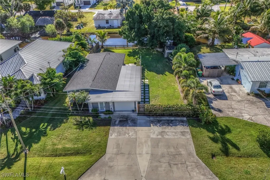 2432 Lake Avenue Naples FL 34112