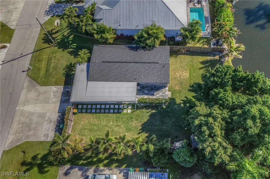 2432 Lake Avenue Naples FL 34112