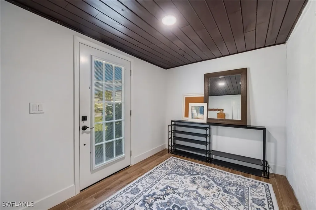 2432 Lake Avenue Naples FL 34112