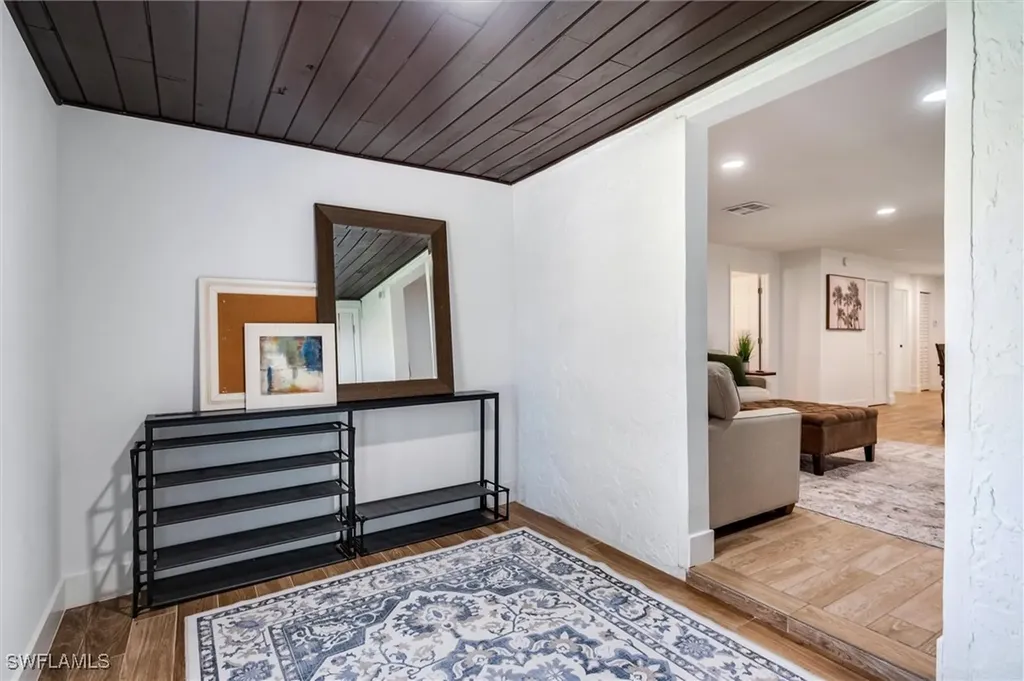 2432 Lake Avenue Naples FL 34112