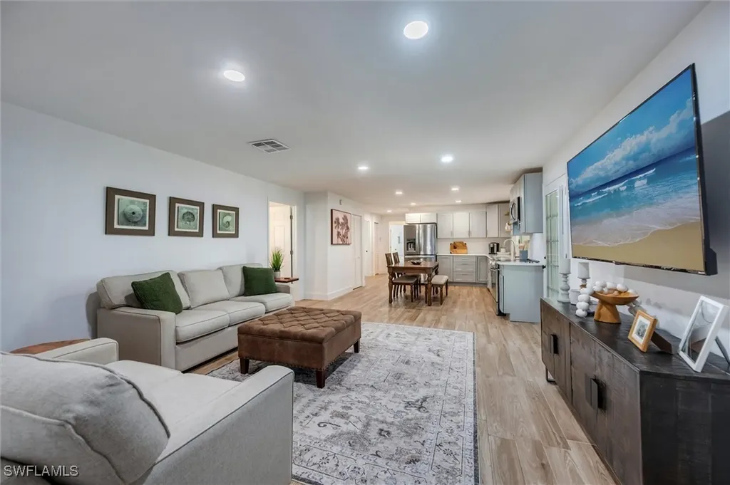 2432 Lake Avenue Naples FL 34112