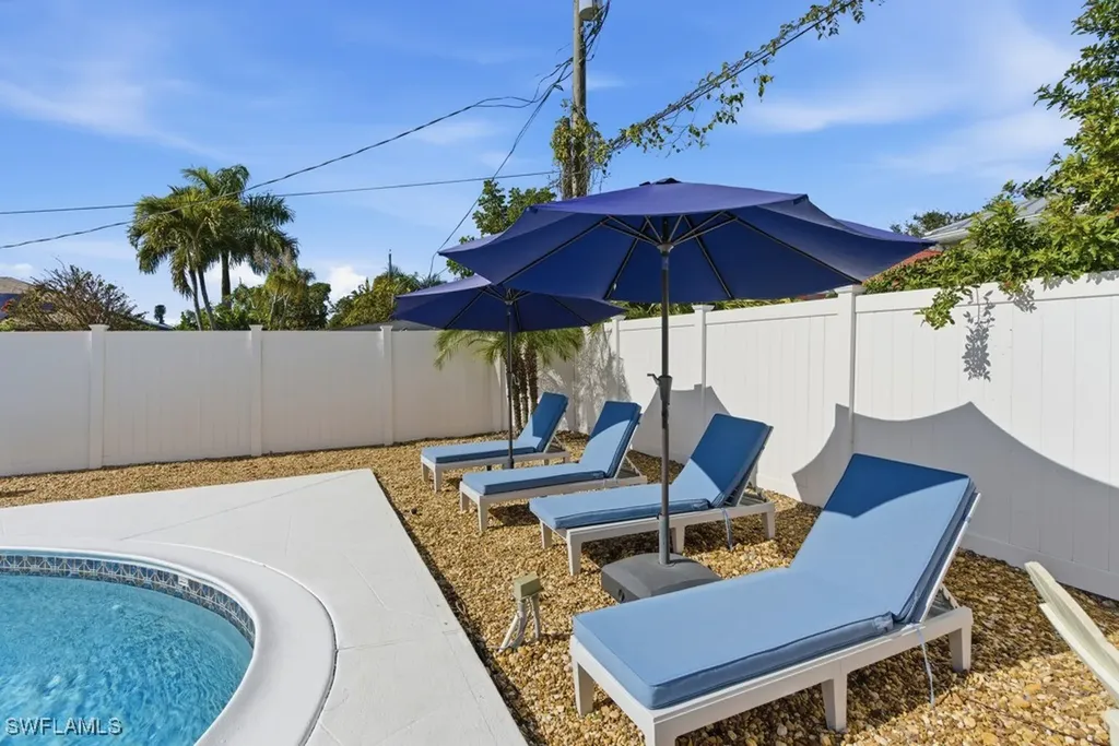 839 100th Avenue N Naples FL 34108