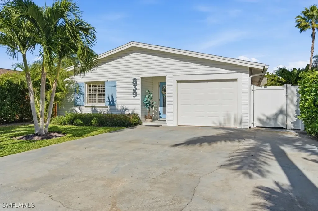 839 100th Avenue N Naples FL 34108