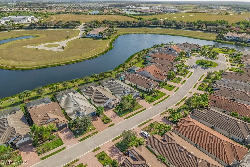 2756 Amaranda Court Naples FL 34114