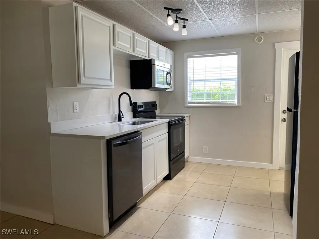 2084 Monroe Avenue Naples FL 34112