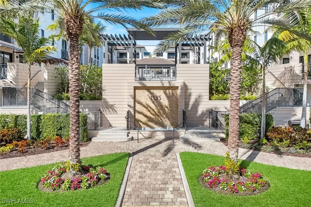 1135 3rd Avenue S Naples FL 34102