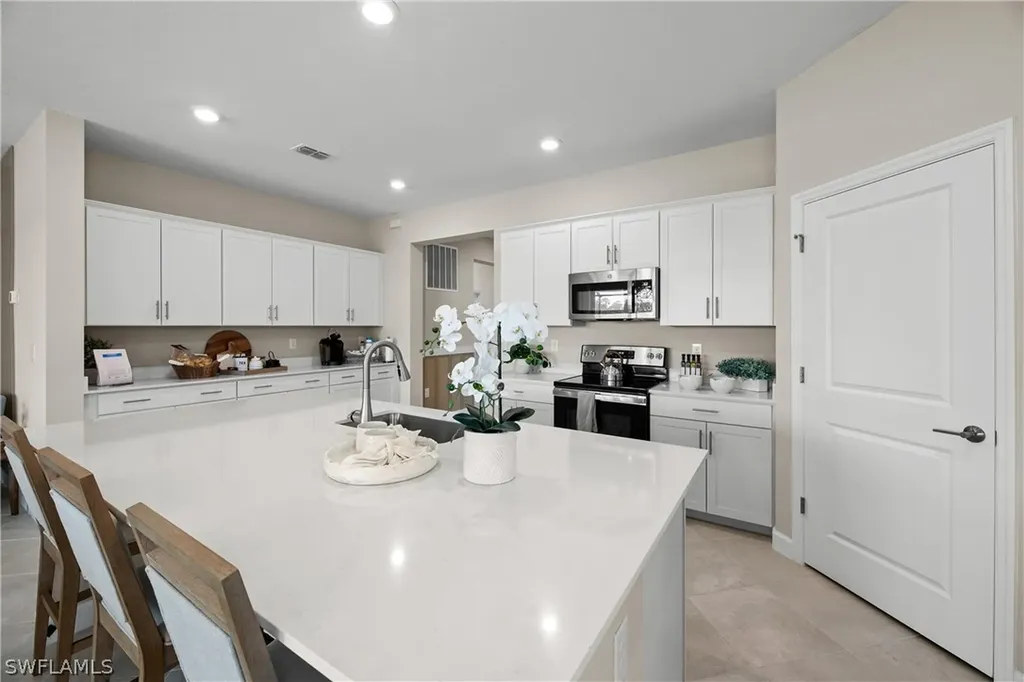 17204 Ryman Court Alva FL 33920