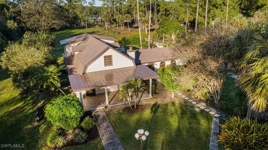 565 3rd Street SW Naples FL 34117