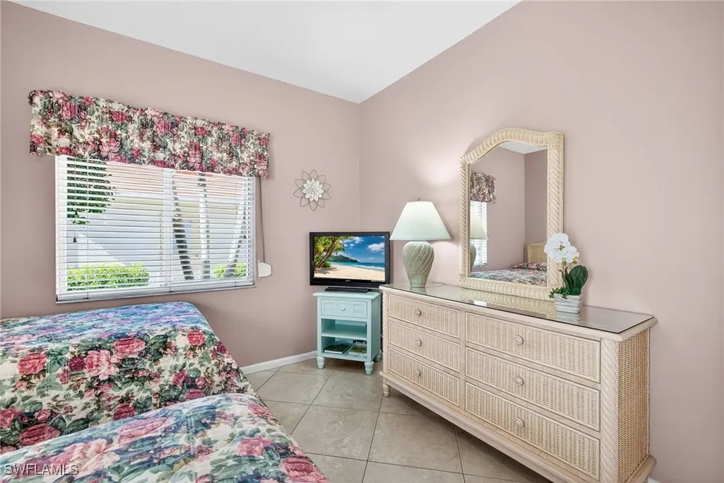 700 Saratoga Circle Naples FL 34104