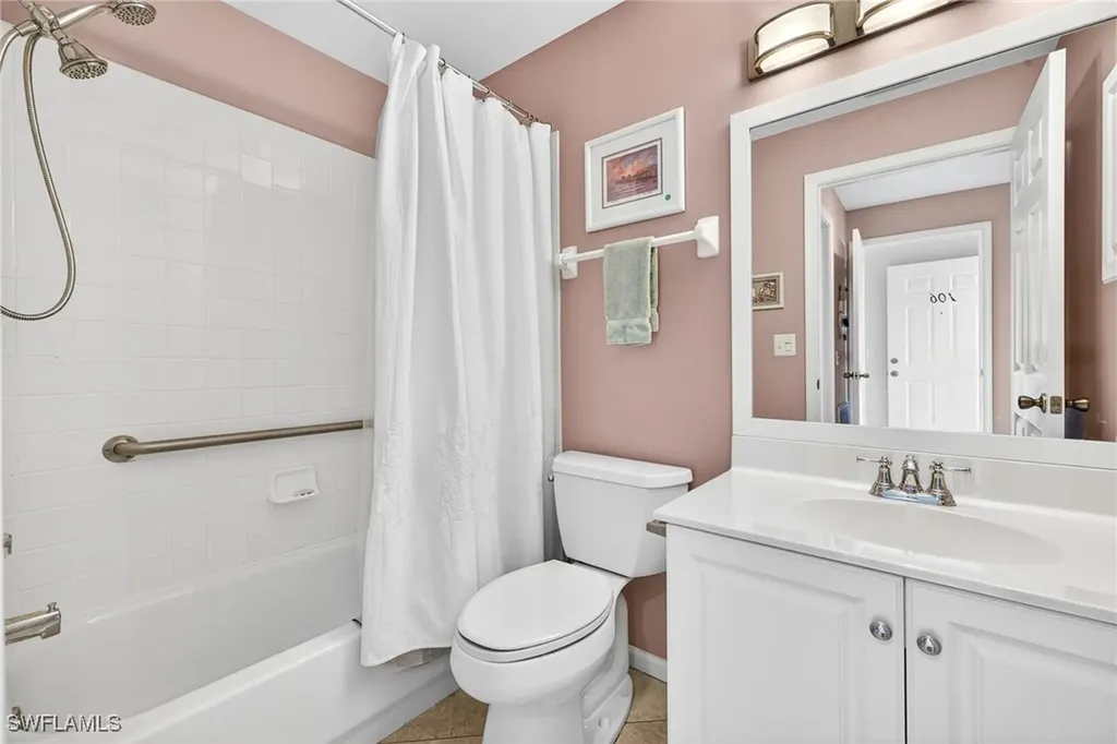 700 Saratoga Circle Naples FL 34104