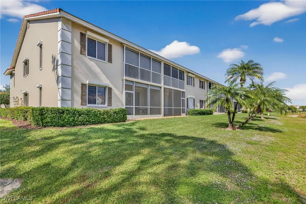 700 Saratoga Circle Naples FL 34104