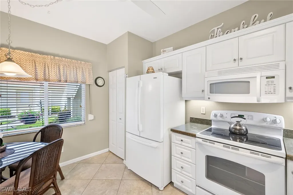 700 Saratoga Circle Naples FL 34104