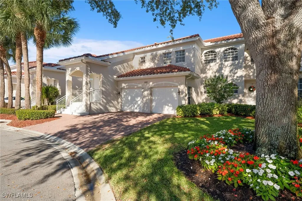 600 L Ambiance Circle Naples FL 34108