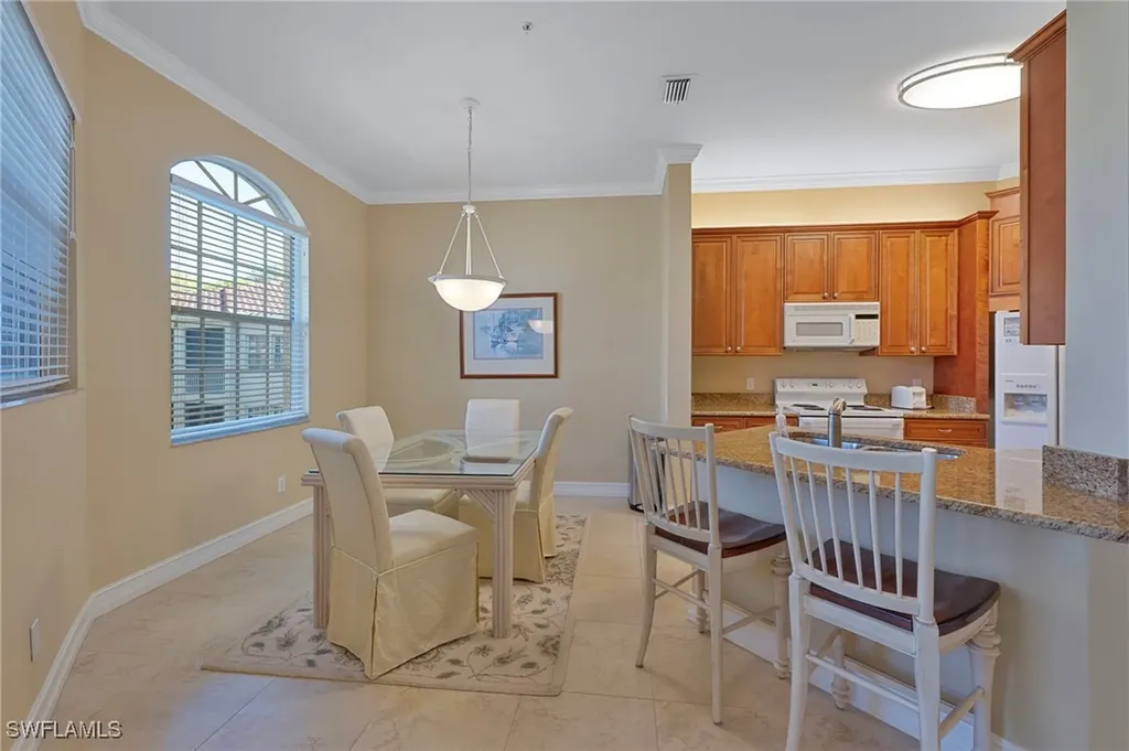 600 L Ambiance Circle Naples FL 34108