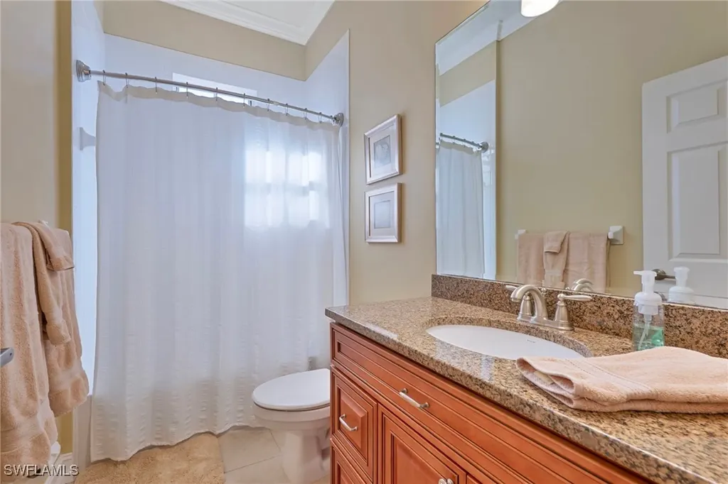 600 L Ambiance Circle Naples FL 34108