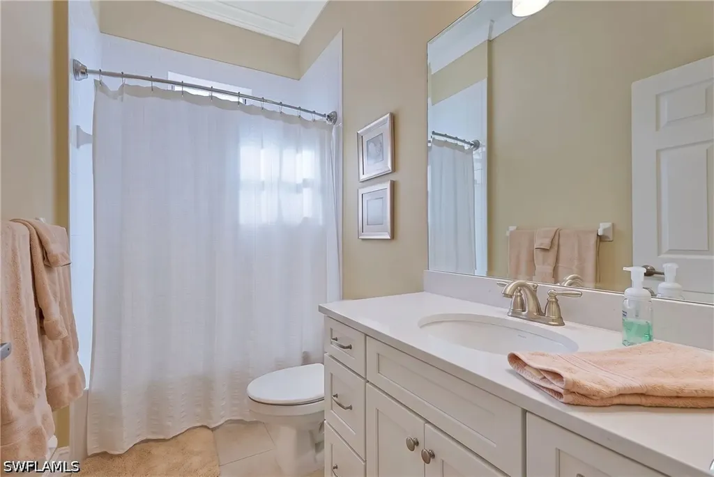 600 L Ambiance Circle Naples FL 34108